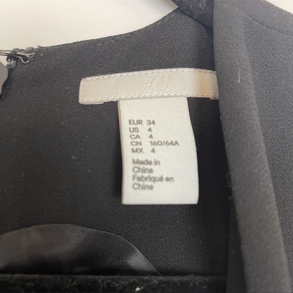 NWOT H&M V-Neck Jumpsuit Sleeveless Black 4 - Picture 3 of 8